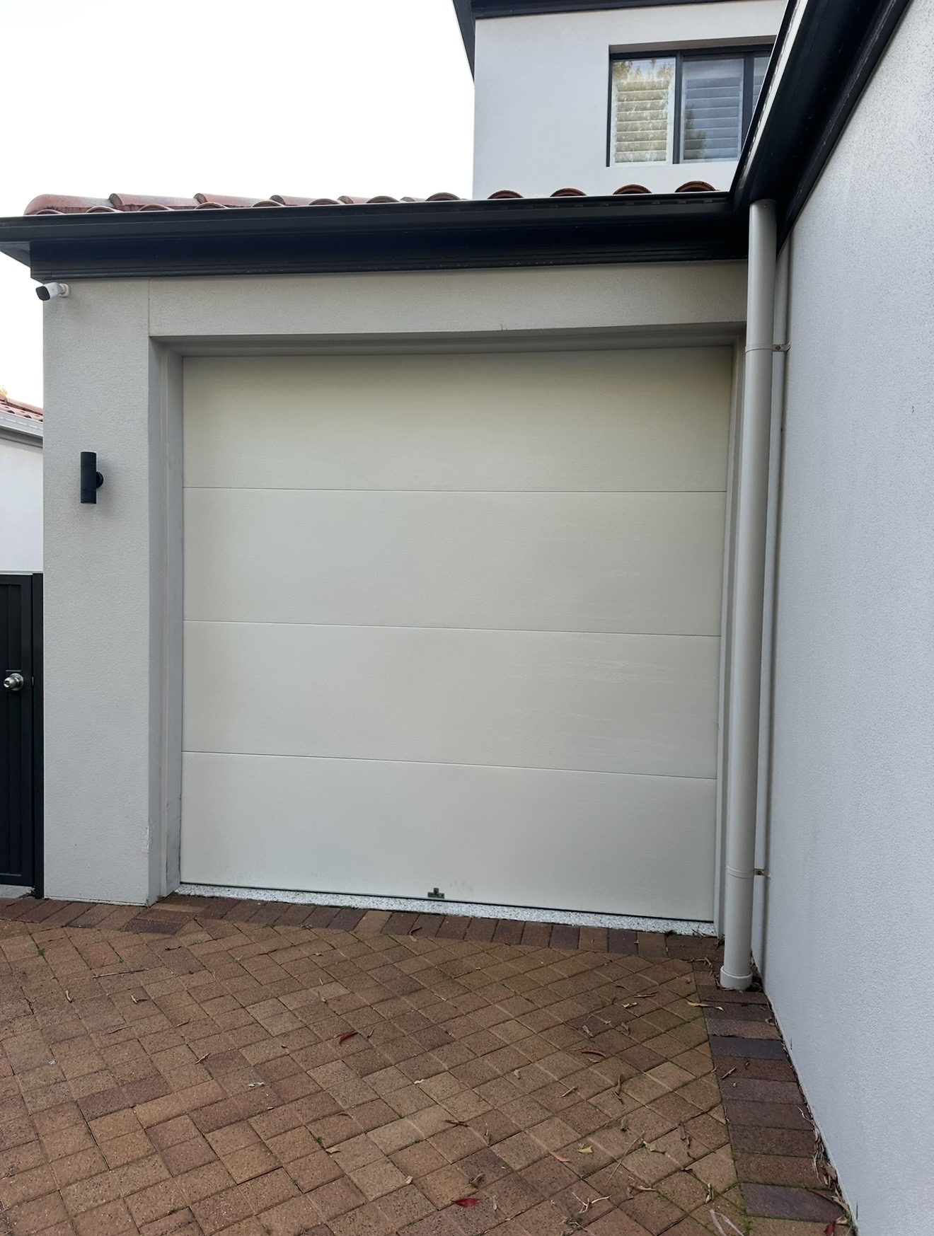 Professional garage door repairs and servicing Gold Coast